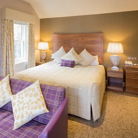 Salutation & 4* אמבלסייד