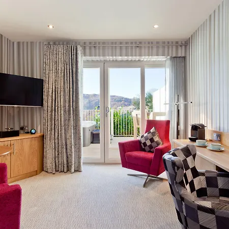 Salutation & אמבלסייד