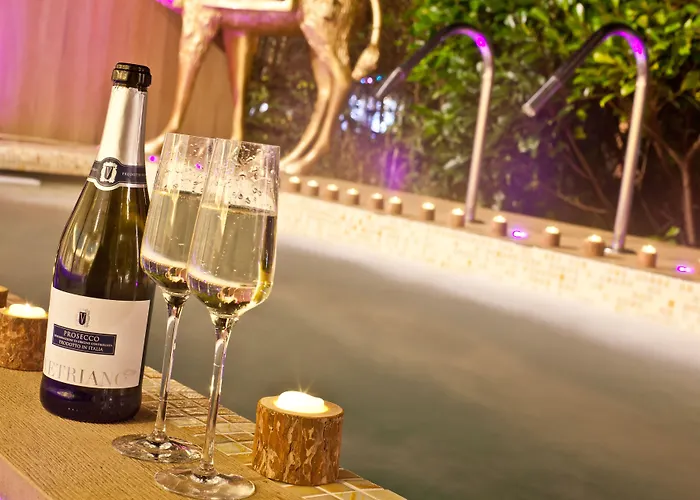 Salutation & Hotel 4*