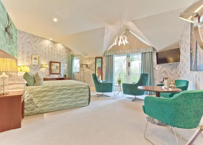 Hotel Salutation & 4*