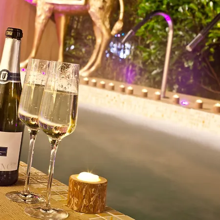 Salutation & Hotel 4*