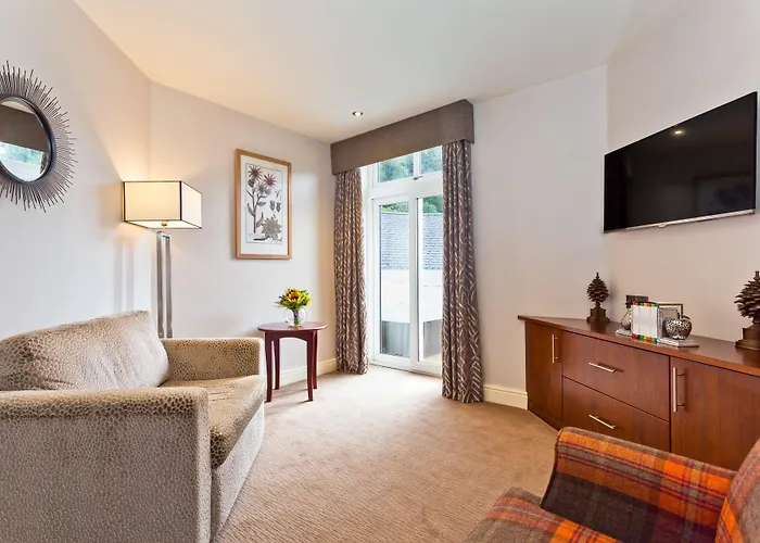 Salutation & Hotel 4*