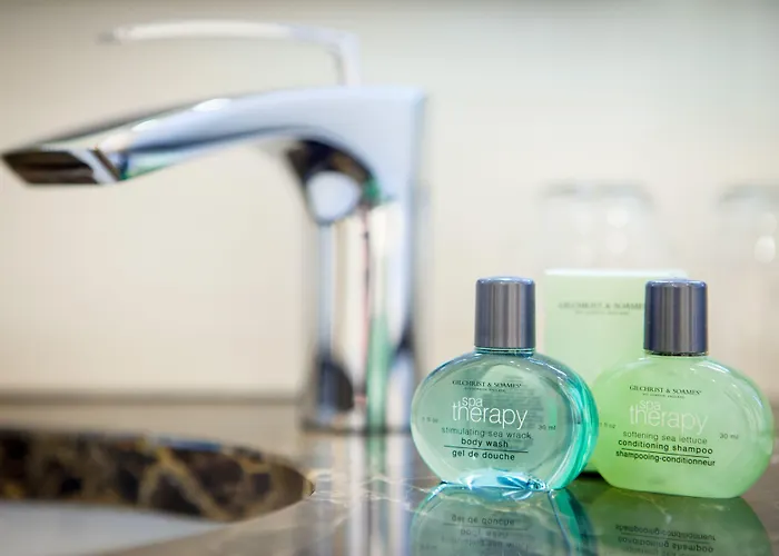 Salutation & Hotel 4*