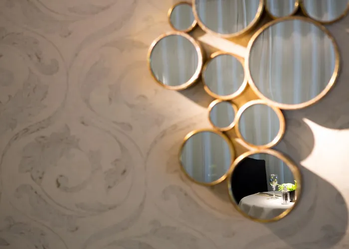 Salutation & Hotel 4*