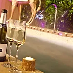 Salutation & Hotel 4*