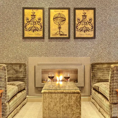 Salutation & Hotell 4*